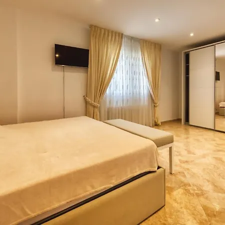 Villa Costacabana - Lorena *
